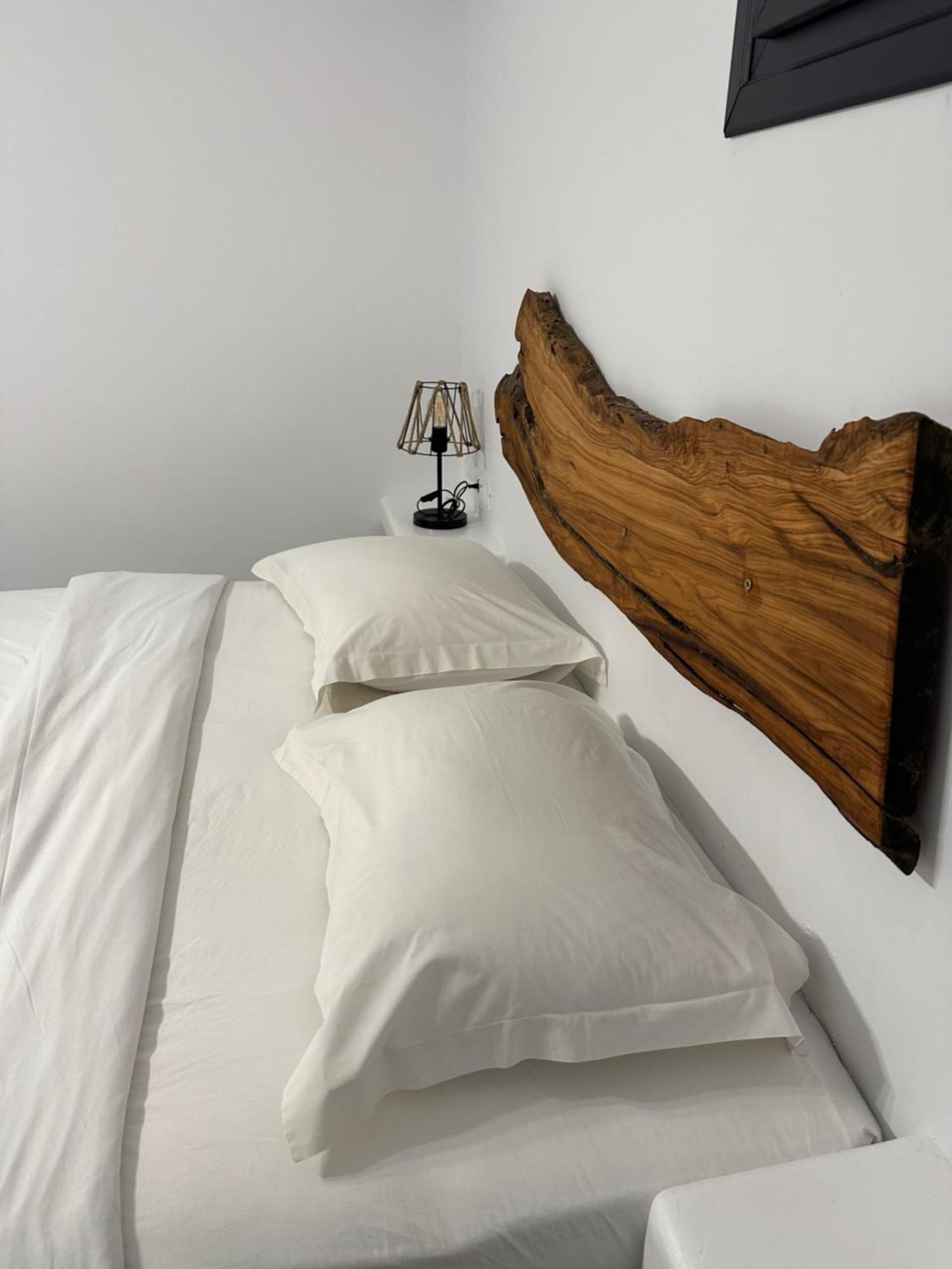 The Coast Suites Турлос Екстериор снимка