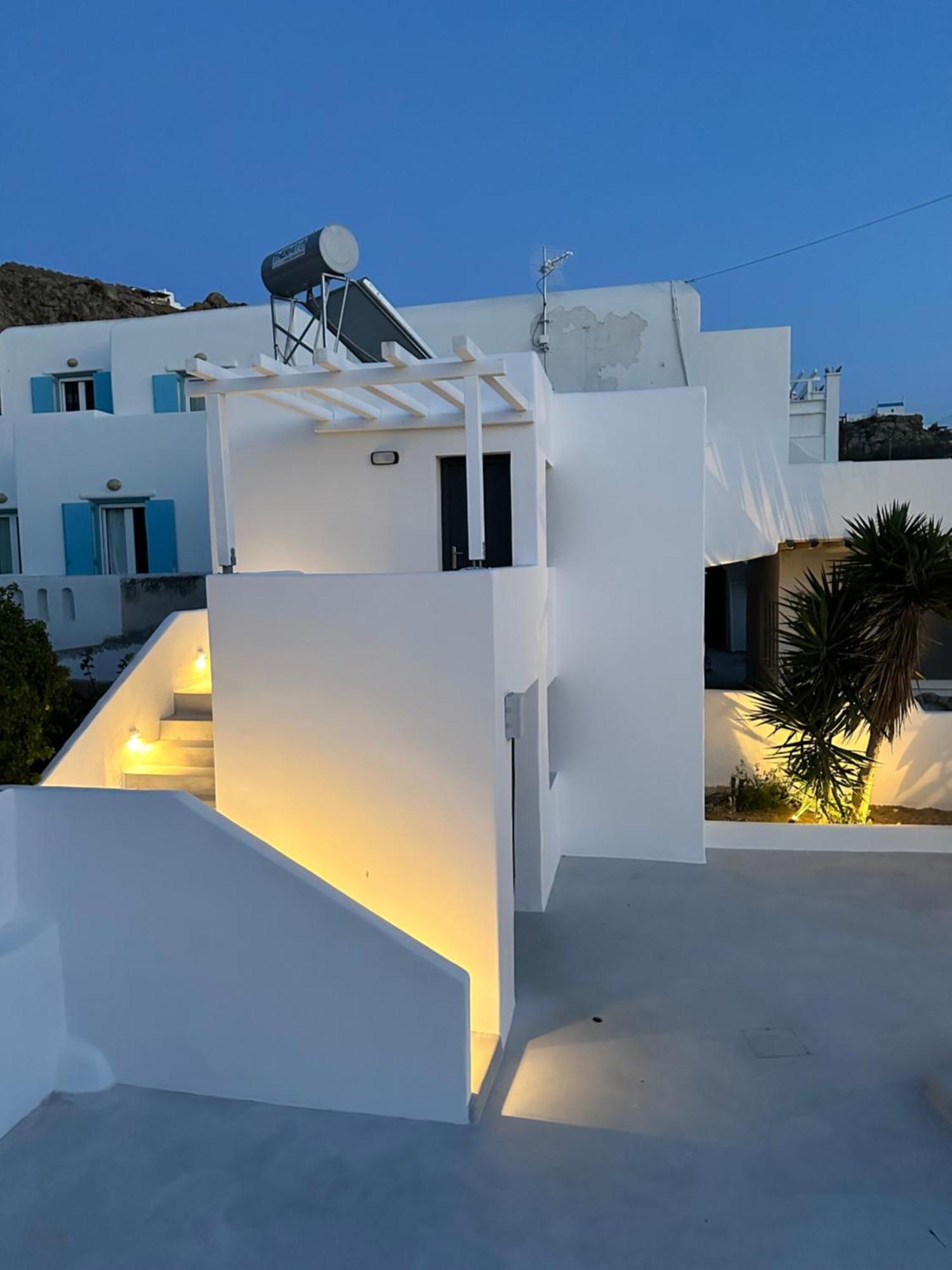 The Coast Suites Турлос Екстериор снимка