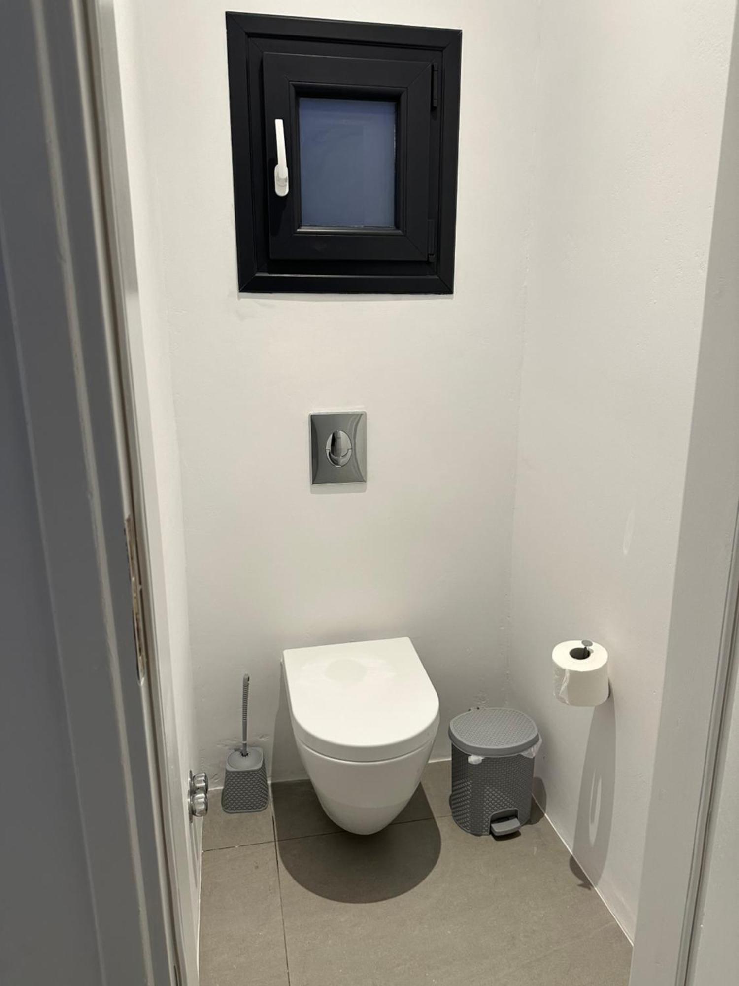 The Coast Suites Турлос Екстериор снимка