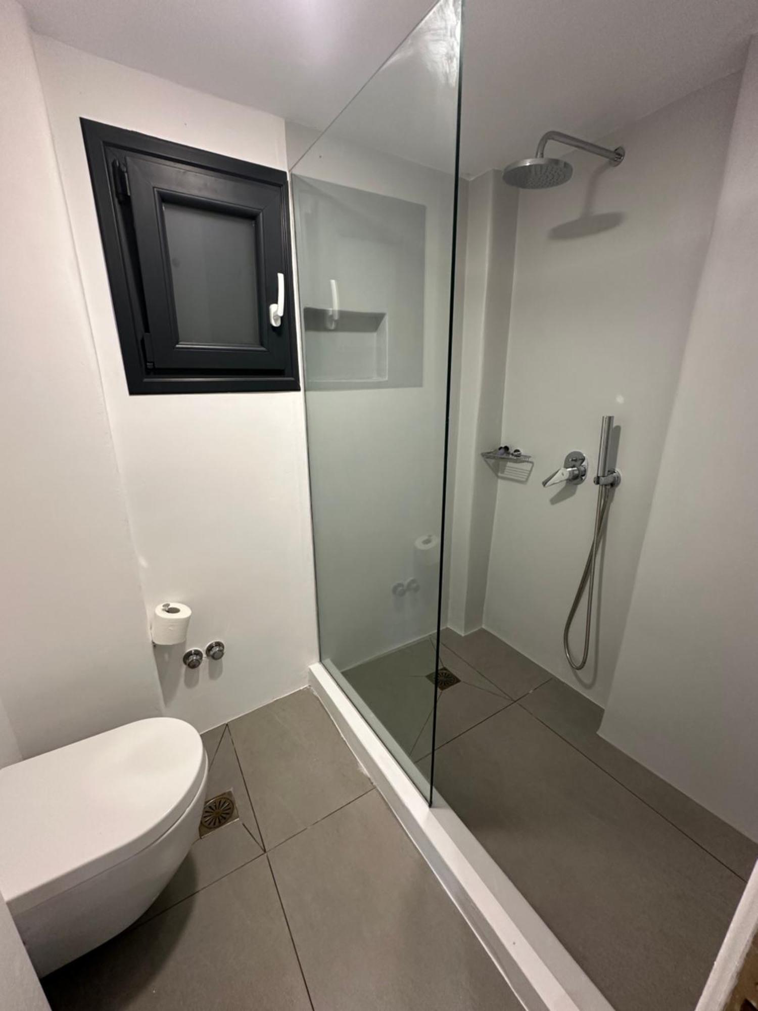 The Coast Suites Турлос Екстериор снимка
