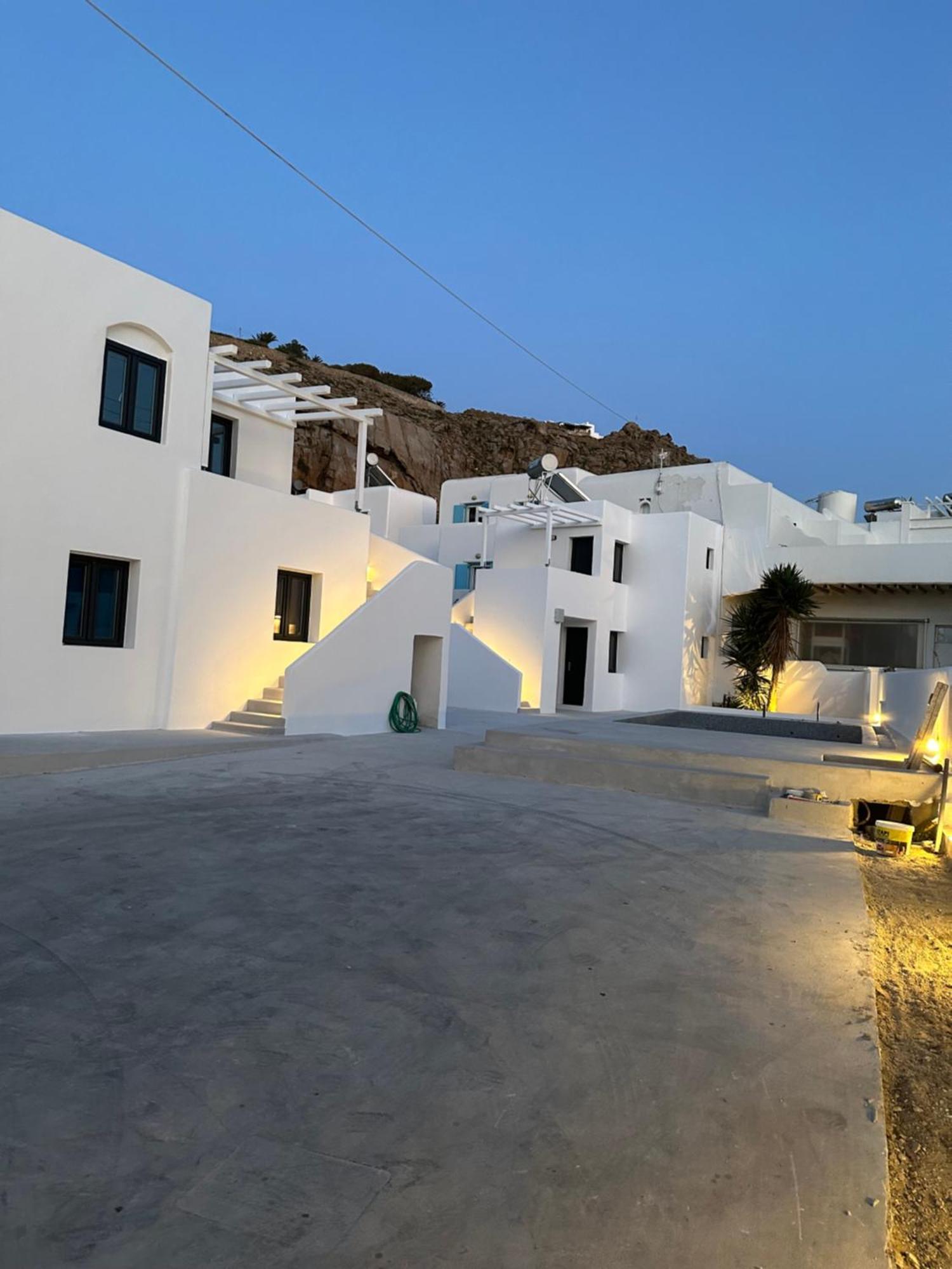 The Coast Suites Турлос Екстериор снимка